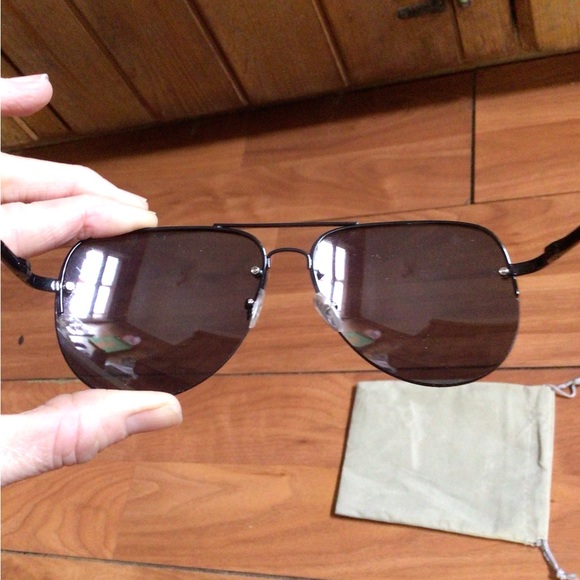 ! SOLD❌❌Rare Quay Muse mirrored aviators - Picture 5 of 6